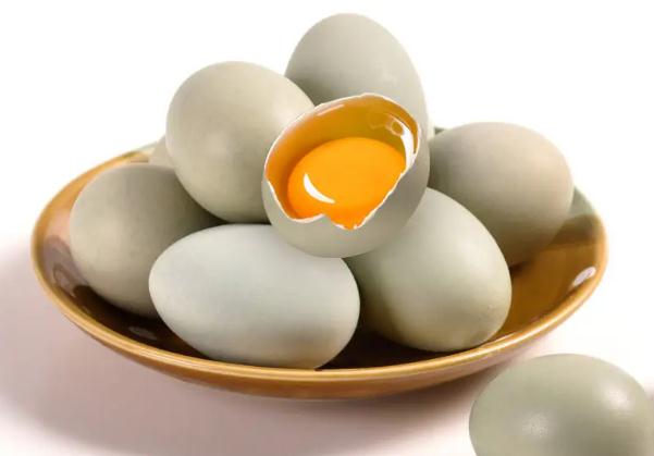 乌鸡蛋和普通鸡蛋的区别是什么？乌鸡蛋为何不能多吃？