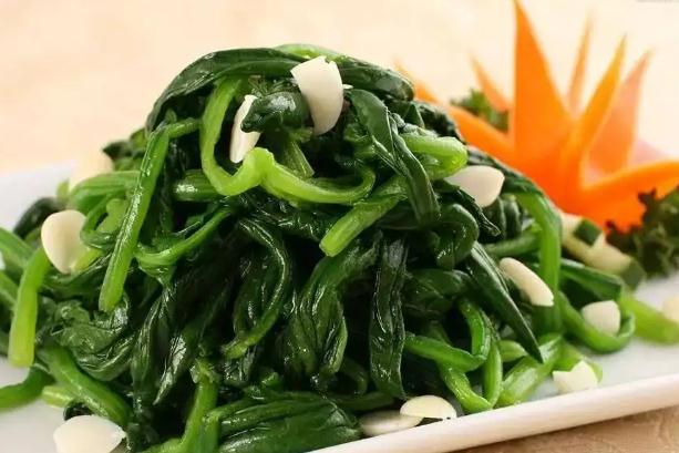 吃菠菜能减肥吗？菠菜的红根能吃吗？