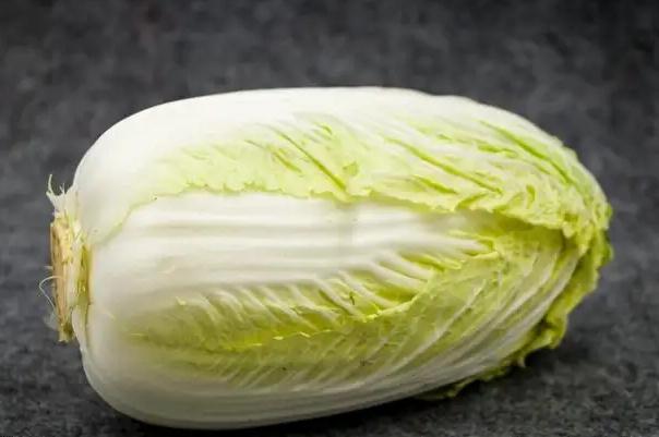小白菜怎么保存时间长还新鲜？过夜的白菜热了还能吃吗？