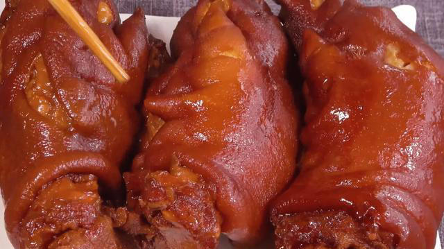 买猪蹄，“前蹄”和“后蹄”要分清！5个区别很明显，不要买错了