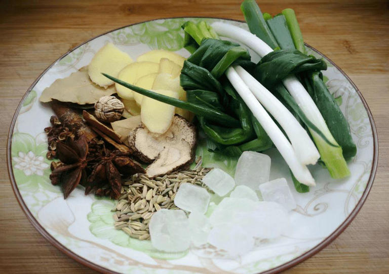 夏天爱吃的3锅炖肉，解馋不长膘，肉烂味浓，一滴汤都不剩！
