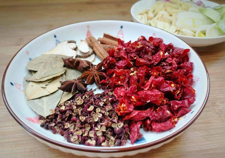 夏天爱吃的3锅炖肉，解馋不长膘，肉烂味浓，一滴汤都不剩！