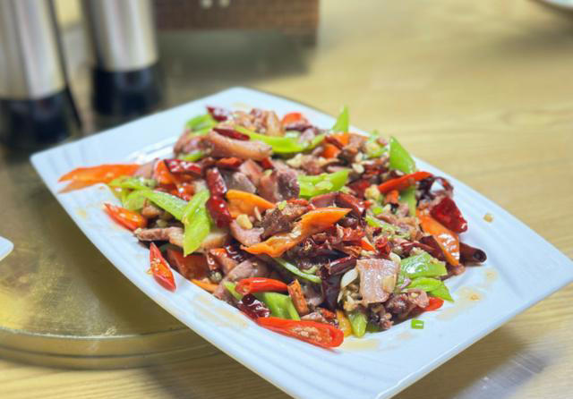 猪头肉炒什么菜比较好吃？分享5种炒菜组合，香气诱人，好吃美味
