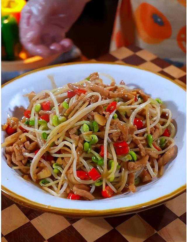 猪头肉炒什么菜比较好吃？分享5种炒菜组合，香气诱人，好吃美味