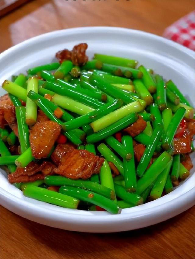 猪头肉炒什么菜比较好吃？分享5种炒菜组合，香气诱人，好吃美味