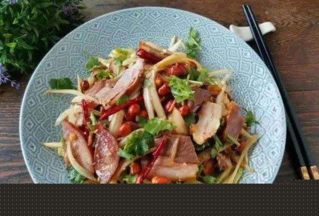 猪头肉炒什么菜比较好吃？分享5种炒菜组合，香气诱人，好吃美味
