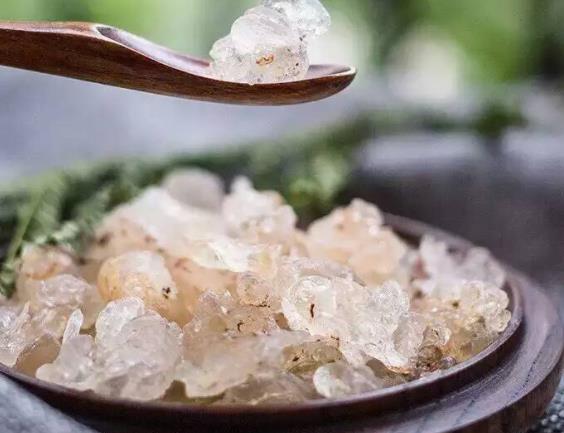 雪燕有什么功效 平衡血糖润肠通便补充能量美容减肥