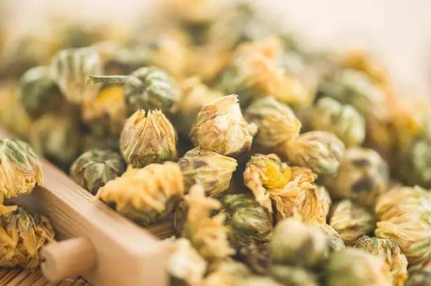喝菊花茶有什么好处？菊花茶去火吗？