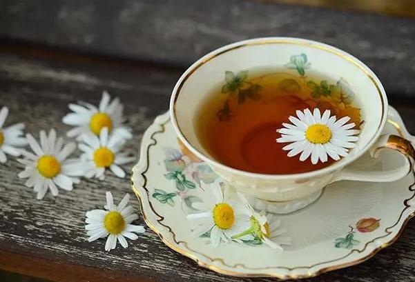菊花茶怎么保存？菊花茶对嗓子有好处吗？