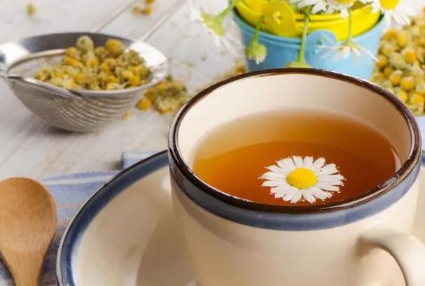 口臭能喝菊花茶吗？菊花茶喝多了有什么坏处？