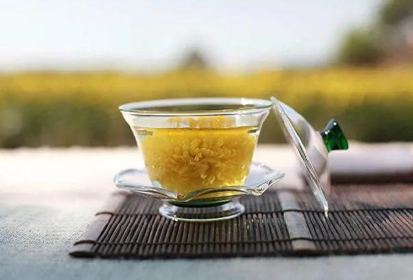 口臭能喝菊花茶吗？菊花茶喝多了有什么坏处？