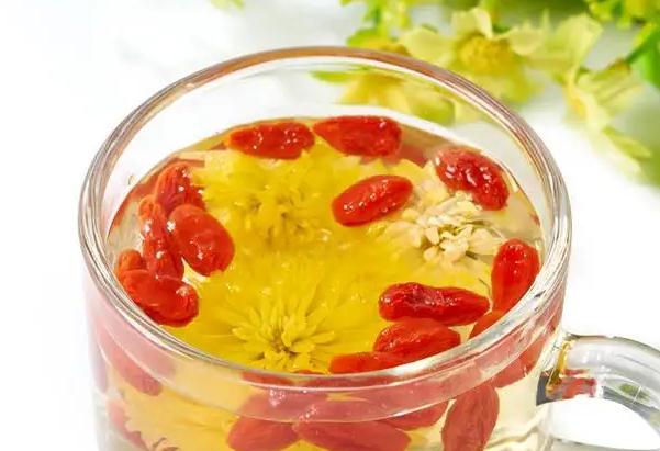 女人喝菊花茶好吗？感冒可以喝菊花茶吗？