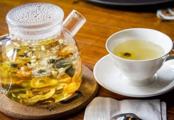 菊花茶会解药性吗？咽喉炎患者不宜喝菊花茶吗？