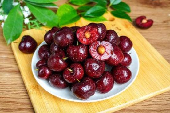 车厘子的热量高吗 100克/63大卡 可增加饱腹感