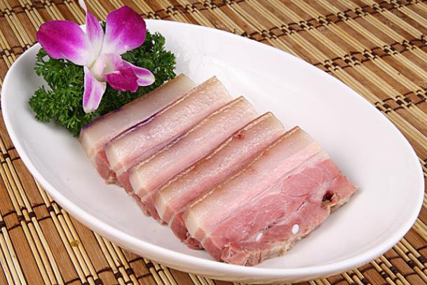 高血压患者可以吃腊肉吗 含盐量高使水钠潴留情况加重
