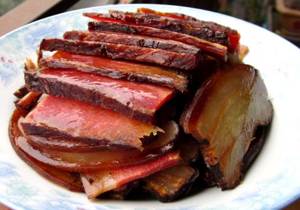 吃腊肉胃不舒服怎么回事 含细菌加重胃肠道负担