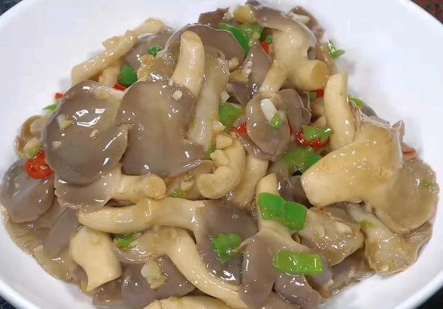 不想吃肉的看过来！这8道素菜，美味又健康，一吃一个不吱声！