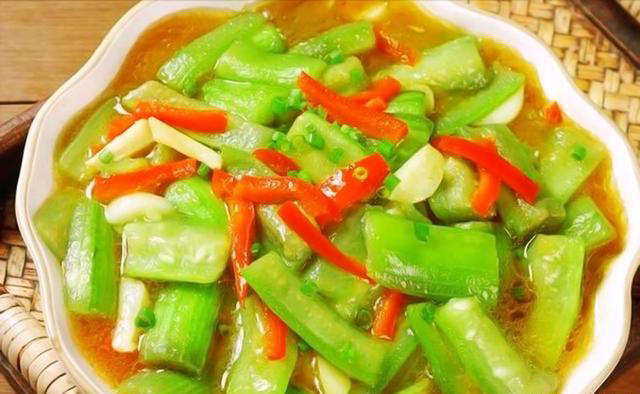 立夏过后，阳气最旺，建议少吃猪肉牛肉，常吃这4样，清凉入夏天