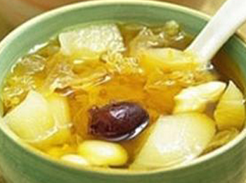 银耳炖白花蛇舌草的食疗方及制作方法