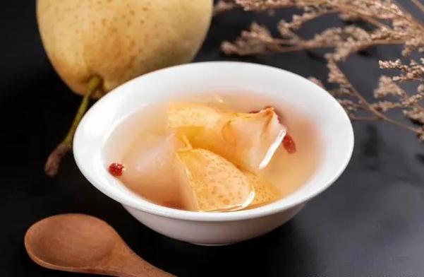 任何梨子都可以做冰糖雪梨吗?煮冰糖雪梨要不要削皮?