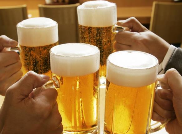 啤酒喝完头疼怎么回事 脑供血不足胺类物质刺激血压高引起