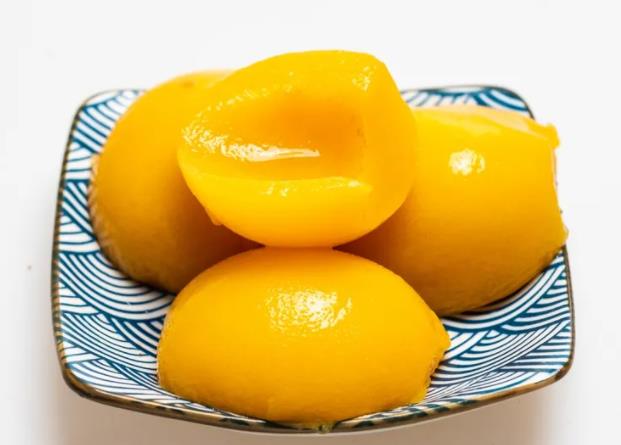 黄桃罐头能保存多久 1-2个月左右,过长造成细菌污染