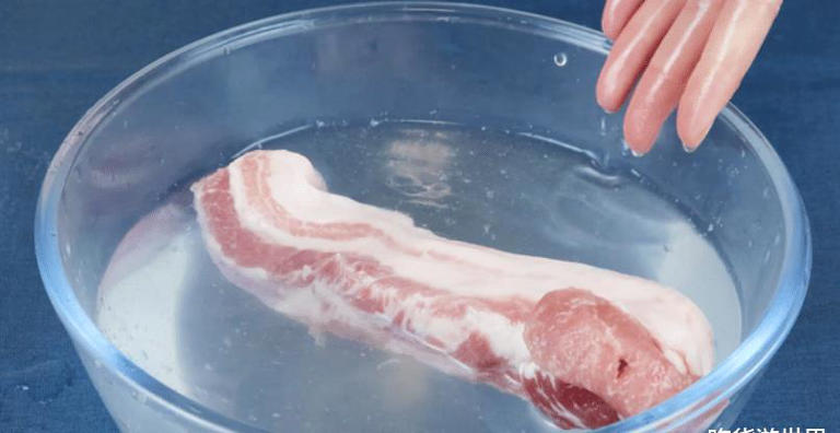炖肉炖排骨，调料越多越难吃，牢记“2放3不放”，软烂入味吃着香