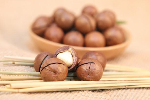 夏威夷果能保存多久?夏威夷果一天适合吃几个?