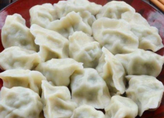 饺子冷水煮还是热水煮 冷水使里外受热不均口感不好