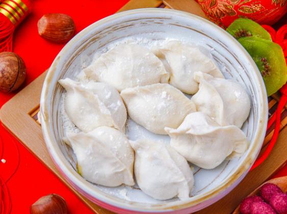 冷冻饺子怎么解冻 解冻易发生黏连露馅现象