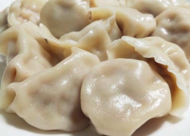 制作饺子皮需要发酵吗 会涨发软烂露馅 醒面即可
