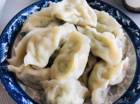 饺子皮和面是硬点好还是软点好 适中最好,太硬容易碎