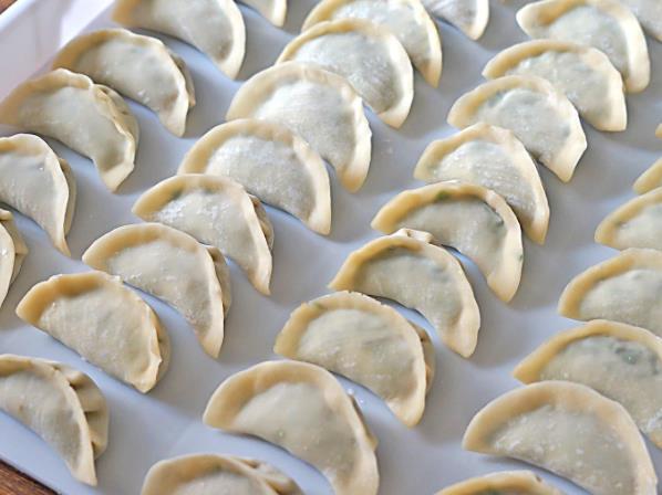 饺子蒸多久才熟 10分钟左右 根据馅儿及个头大小等有差异