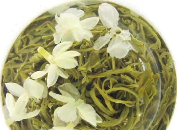 喝茉莉花茶可以去口臭吗 挥发油茶多酚咖啡碱等抗菌消炎
