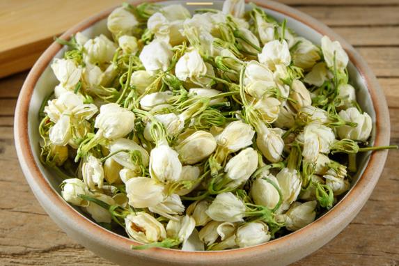喝茉莉花茶可以放红枣吗 药效不冲突,排毒养肝理气解郁