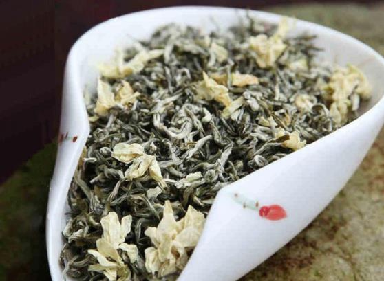 茉莉和什么一起泡最好 菊花枸杞玫瑰花洛神花荷叶等