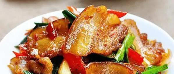  川菜顶流回锅肉，3个小技巧，香辣软嫩全家爱 
