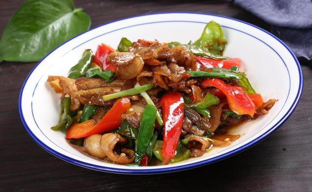 大厨教你回锅肉的做法，简单易学，色香味俱佳
