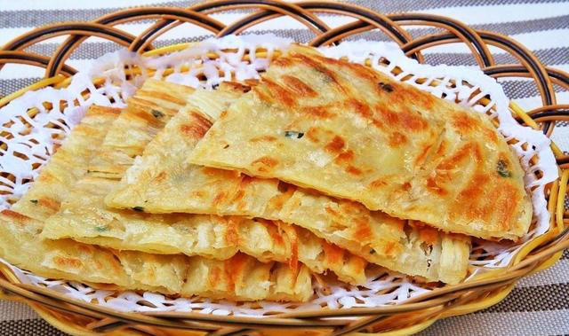 香脆可口的葱油饼，家常做法分享