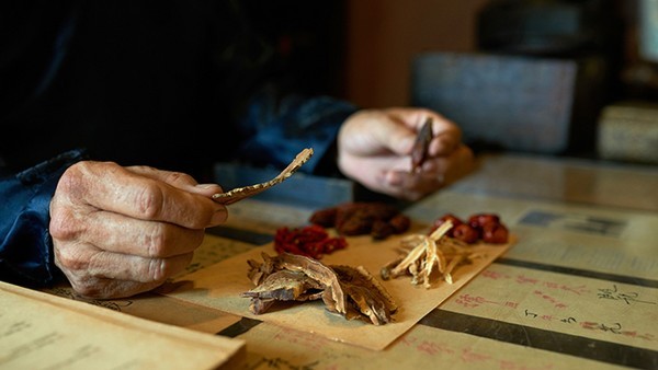 桑葚干泡水喝的功效与作用 桑葚干营养价值有哪些