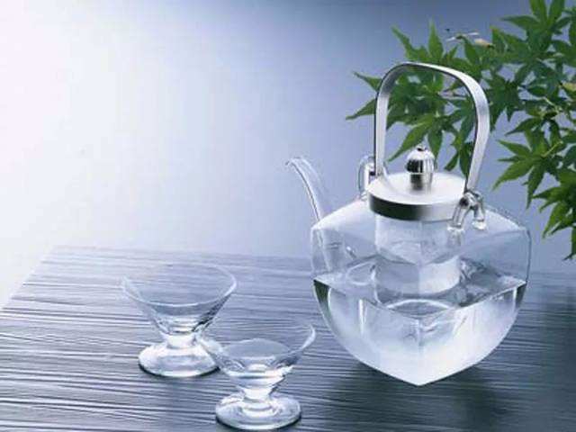 温开水可以缓解打嗝