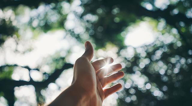 中老年人早晨起床后有5个表现，说明身体还健康，占一个也挺不错