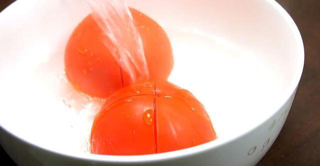 豆腐和它天生一对，高钙、高蛋白，汤汁拌米饭也是一绝