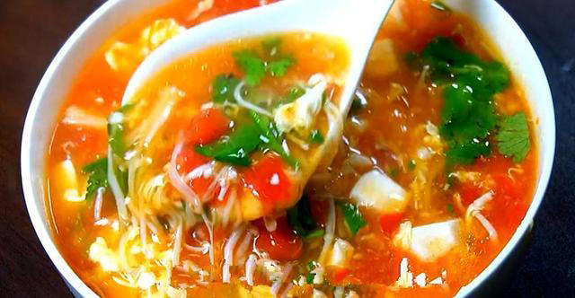 豆腐和它天生一对，高钙、高蛋白，汤汁拌米饭也是一绝
