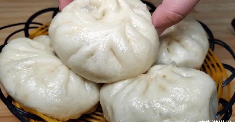 吃不完的包子最忌直接放冰箱，教你正确做法，放3个月也膨松暄软
