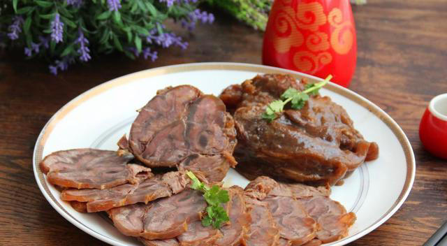 买牛肉时，别管“干”还是“湿”，遇到这5种不买，挑牛肉很简单