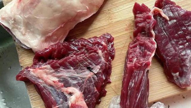 买牛肉时，别管“干”还是“湿”，遇到这5种不买，挑牛肉很简单