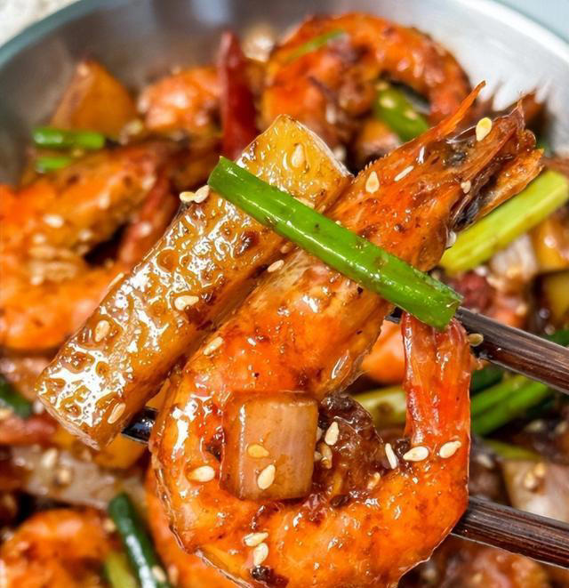 小虾怎么做好吃？这五种做法一定要收藏，壳酥肉嫩，越嚼越香