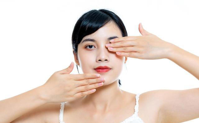 为什么眼睛越来越模糊？医生：别以为是老了，或是4种疾病的信号
