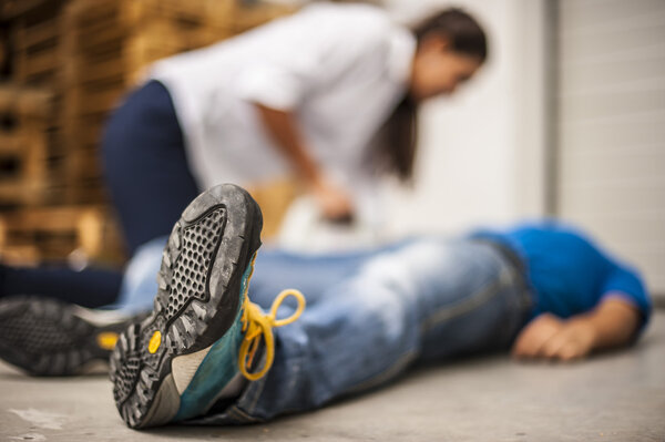 疯狂拼酒!一年喝掉300亿公斤,中国男人快不行了